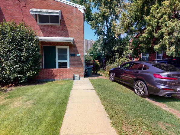 16 E Taylor Run Pkwy, Alexandria, VA 22314