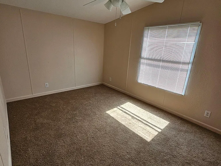 100 Johnston Dr — Photo 9