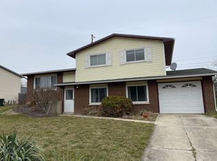 348 Ruth Cir, Bolingbrook, IL 60440