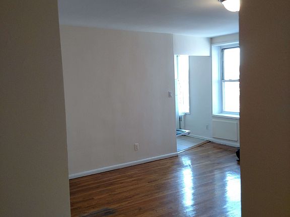 5th image of 9335 Lamont Ave APT 6G