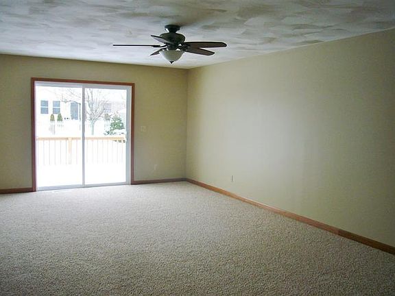 5th image of 3257 Magnolia Dr