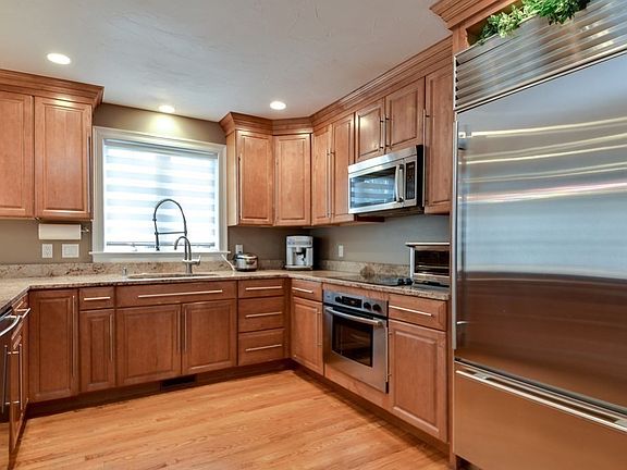 5th image of 346 Hunnewell St Unit 346