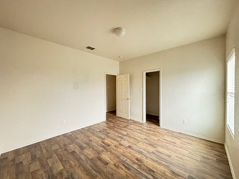 7508 Lazy Spur Blvd — Photo 10