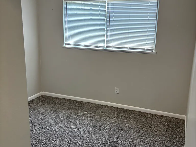 3227 Galaxy Dr — Photo 8