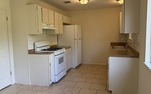 5th image of 1902 Bradmore Dr