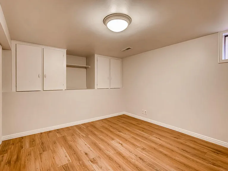 1217 S Lake St #B — Photo 7