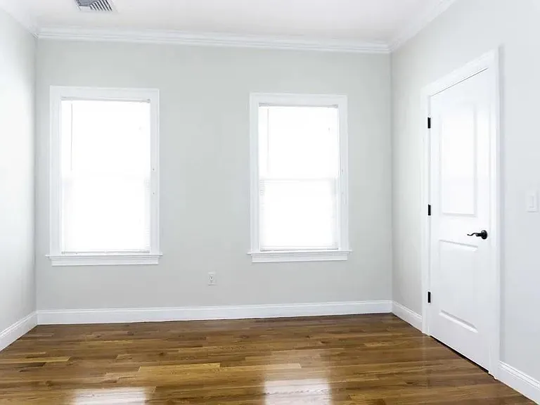 9-11 Woodside Ave #1 — Photo 3