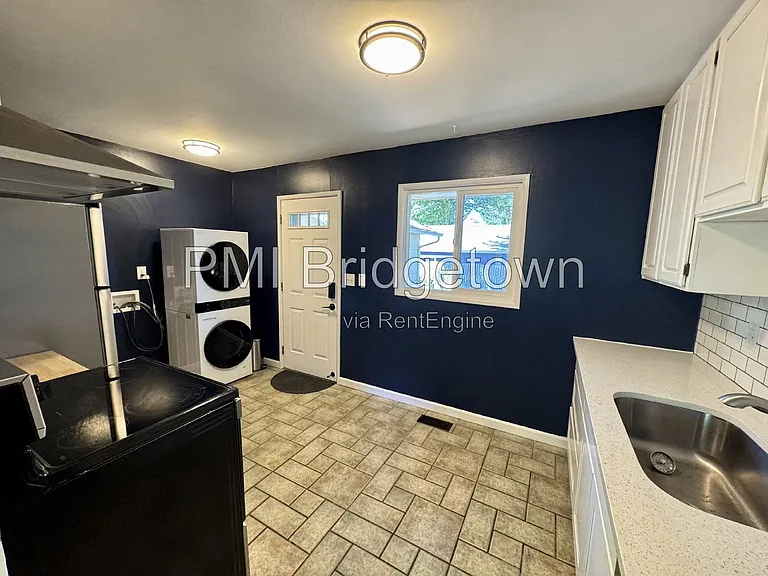 9725 SE 29th Ave — Photo 9
