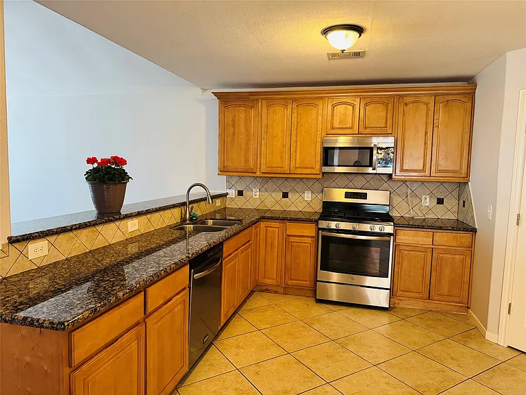 5935 Wildbriar Ln — Photo 7