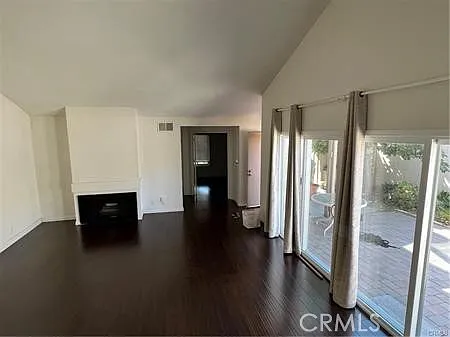 102 Tangerine — Photo 2