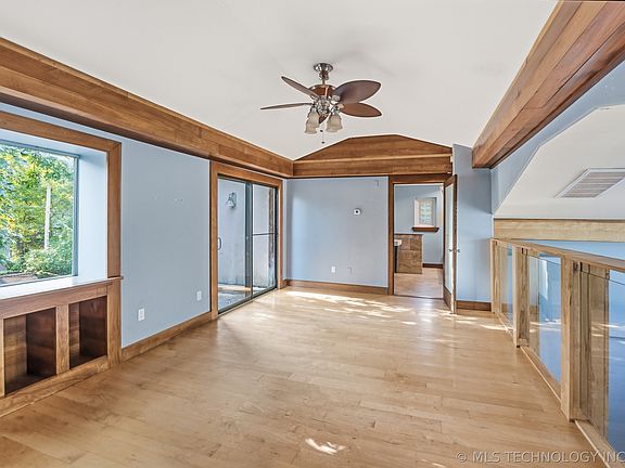 3rd image of 3007 S Detroit Ave