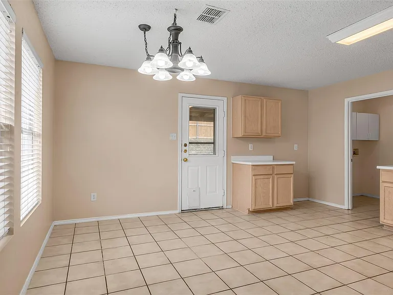 5336 New Castleton Ln — Photo 8