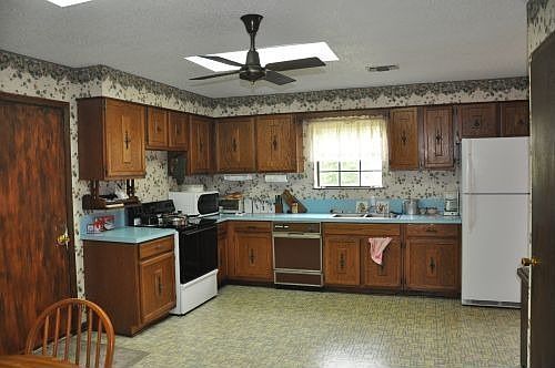 2nd image of 414 Anglewood Dr