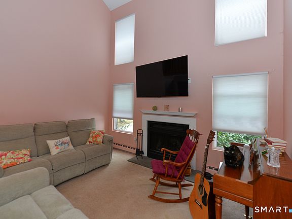 3rd image of 41 East Meadow Road