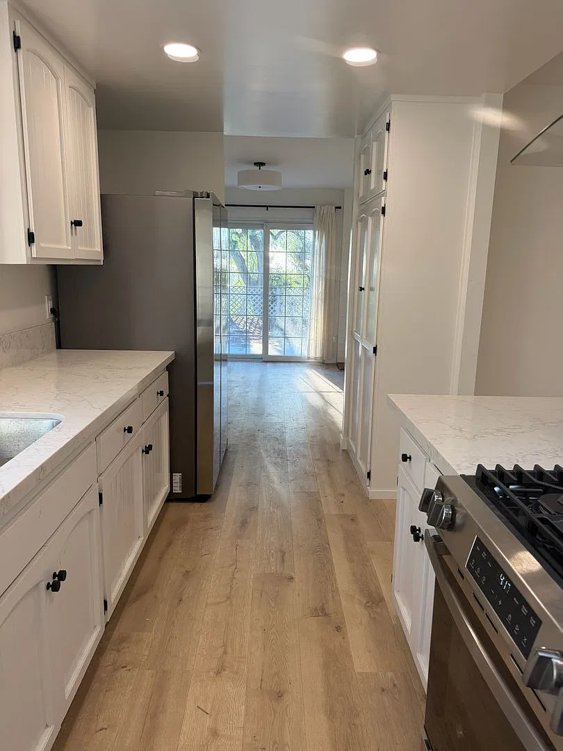 Stunning Single Story, 3 Bedroom, 2 Car Garage! — Photo 4