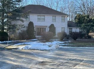 24 Dennell Dr, Lincoln, RI 02865