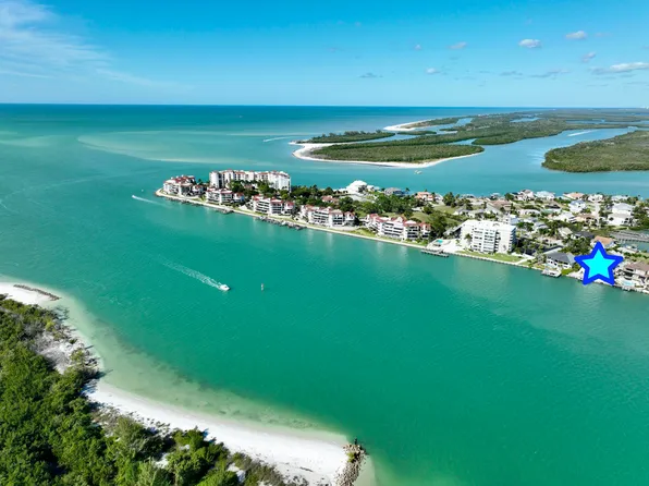 28 Pelican St W, Naples, FL 34113