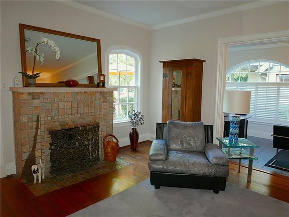 5th image of 3715 Mockingbird Ln
