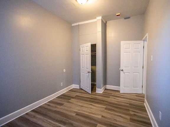 2nd image of 923 Belmont Ave #1