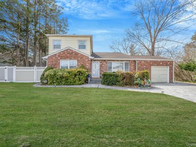 344 Woods Road, North Babylon, NY, 11703