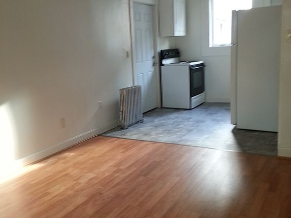 3rd image of 939 Hayward St #943-1