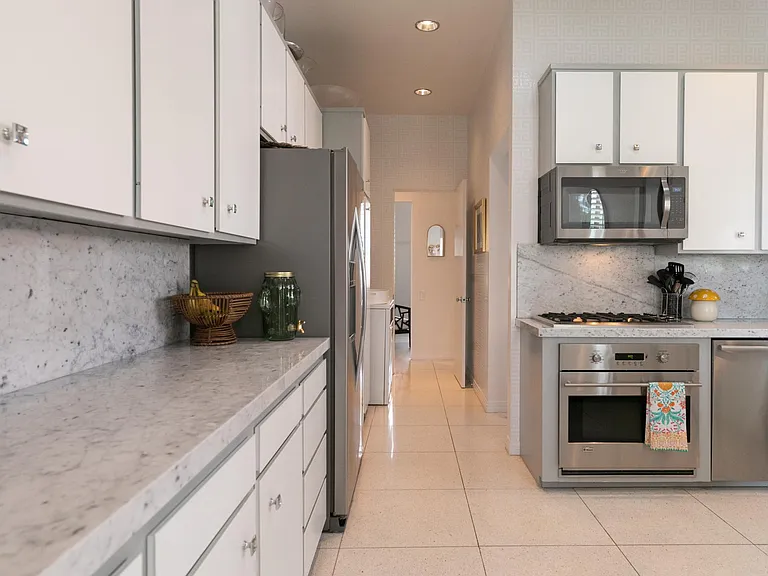 47075 Marrakesh Dr — Photo 49