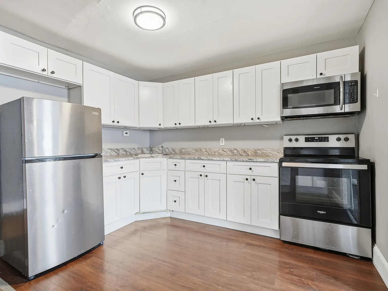Studio, 400 sqft, $1,100 — Photo 3