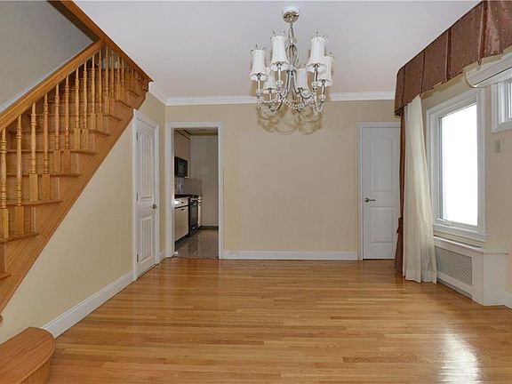 4th image of 1558 E 66th St