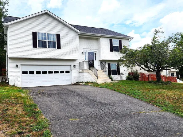 8 Ontell Ct, Stafford, VA 22554