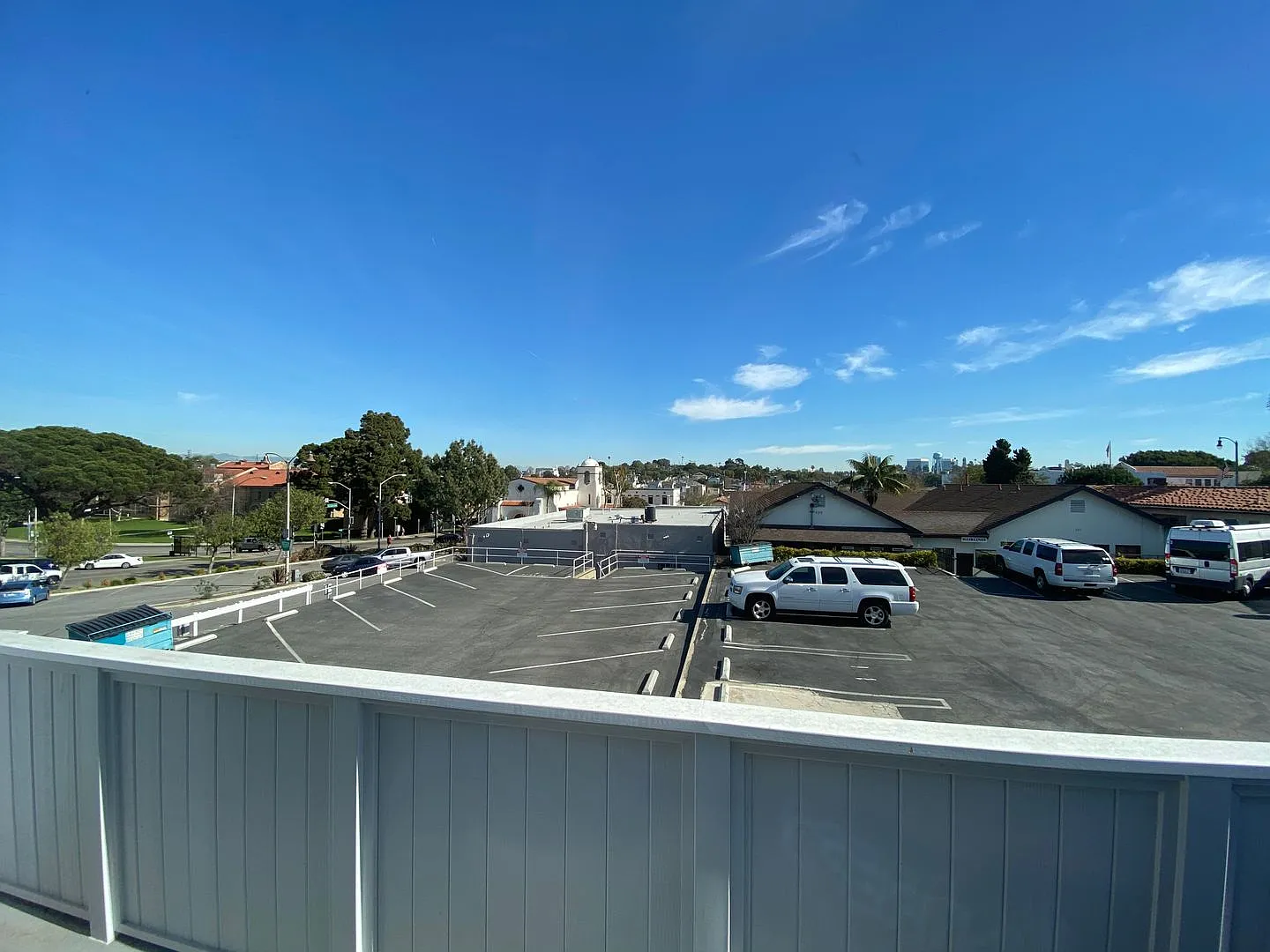 Downtown El Segundo Executive One Bedroom!! — Photo 4