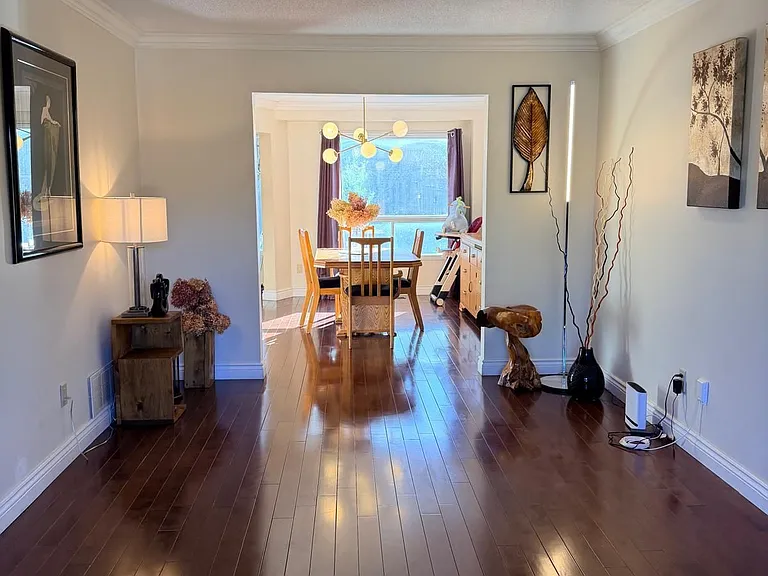 209 Bassett Blvd — Photo 7