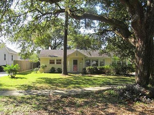 1st image of 207 Berkley Dr