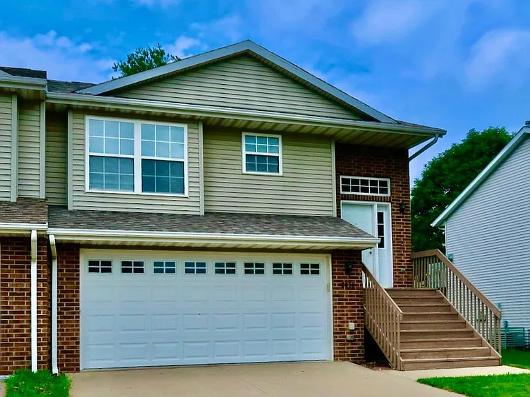 2058 Northland Cir — Photo 1