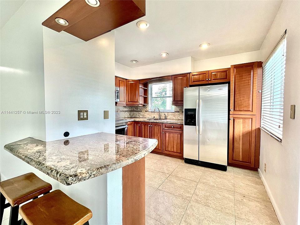1st image of 2344 NE 12th St APT 13
