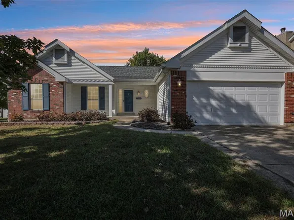 7345 Summerview Manor Ln, Saint Louis, MO 63129