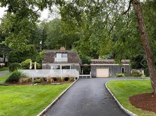 255 Mamanasco Rd, Ridgefield, CT 06877