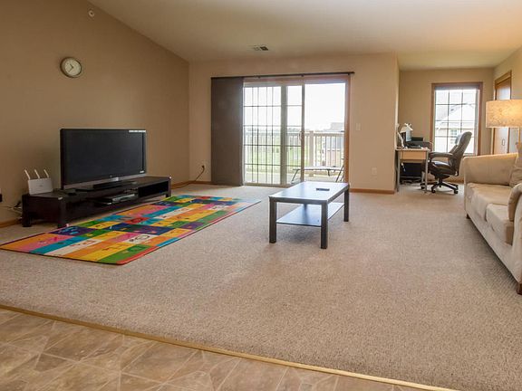 2nd image of 7156 Parkside Ln
