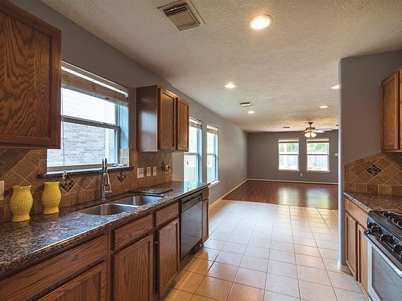 5th image of 4927 Woodland Meadows Ln