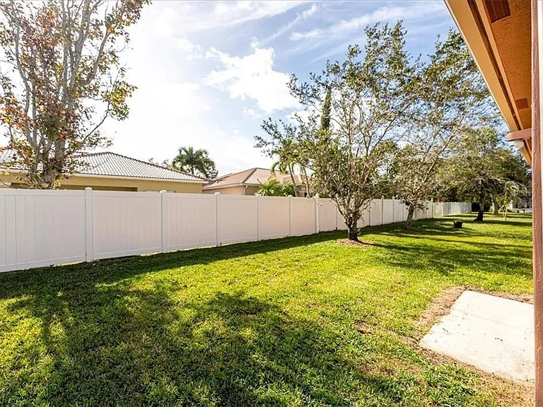 6217 Spring Lake Ter — Photo 22