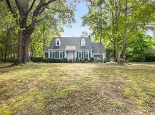 916 Oxford Dr, Virginia Beach, VA 23452