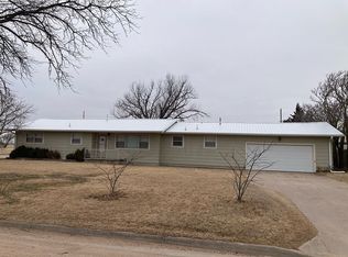 201 Larned St, Ensign, KS 67841