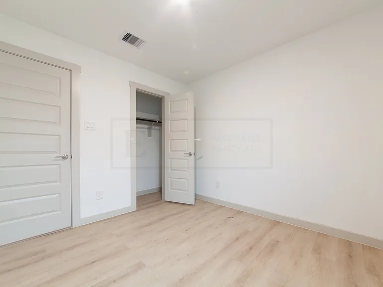 4010 Garver Grove Ln — Photo 6