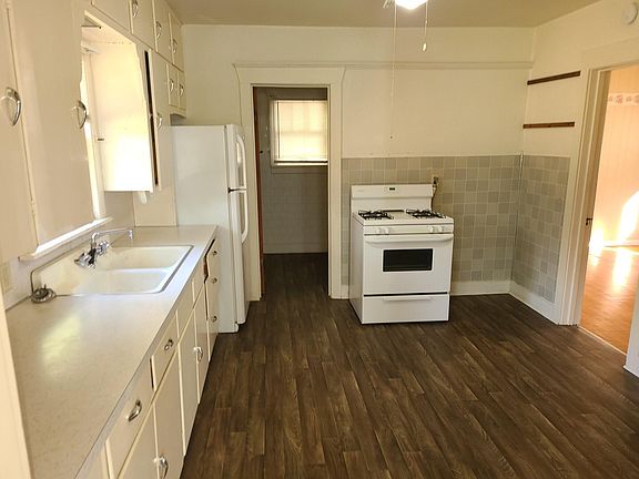 5th image of 1162 E Apple Ave