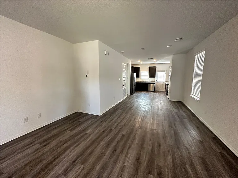 16544 Moss Ln — Photo 2