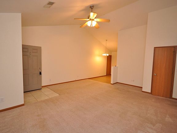 3rd image of 95 Boone Crossing Dr #2B-1BA-1200SQFT