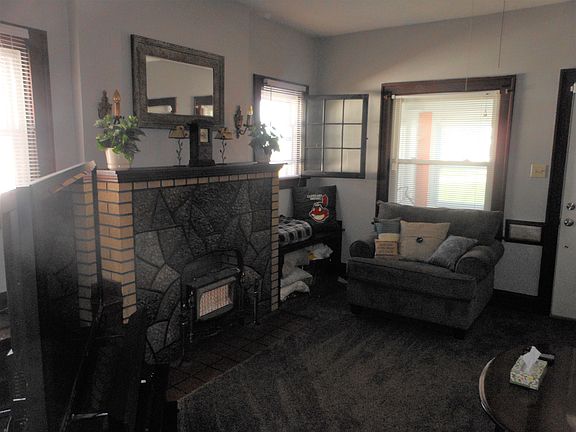 4th image of 1270 Onondago Ave