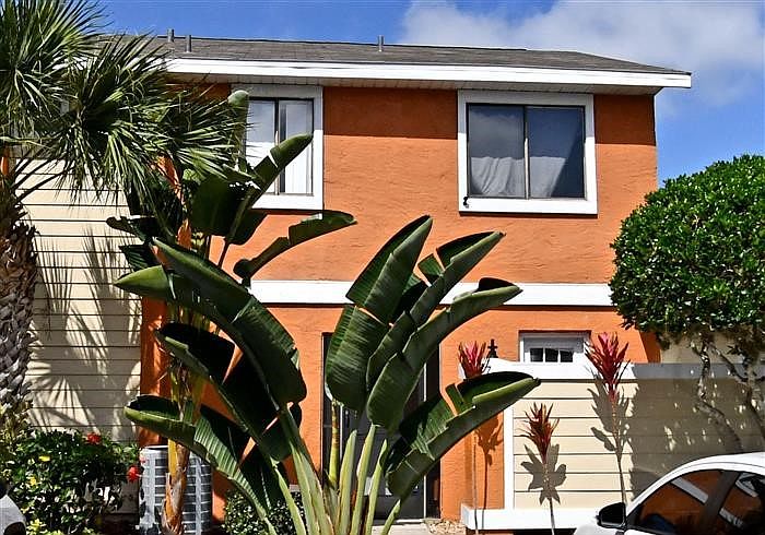 Two-story town home