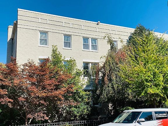 3rd image of 1364 Constitution Ave NE APT 1