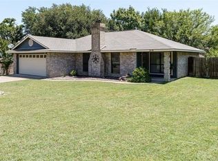 216 Guinevere Dr, Weatherford, TX 76086