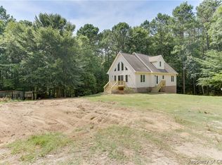10675 Graceland Farms Ln, Gloucester, VA 23061